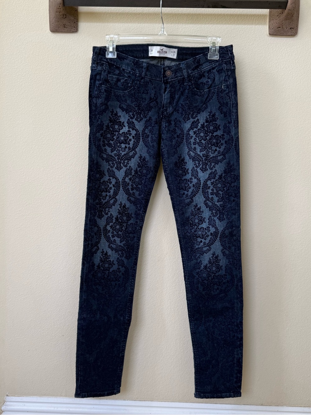 New Hollister flocked pattern jeans